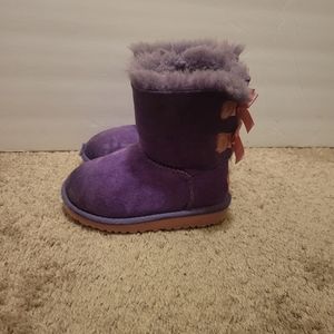 kids uggs size 9
